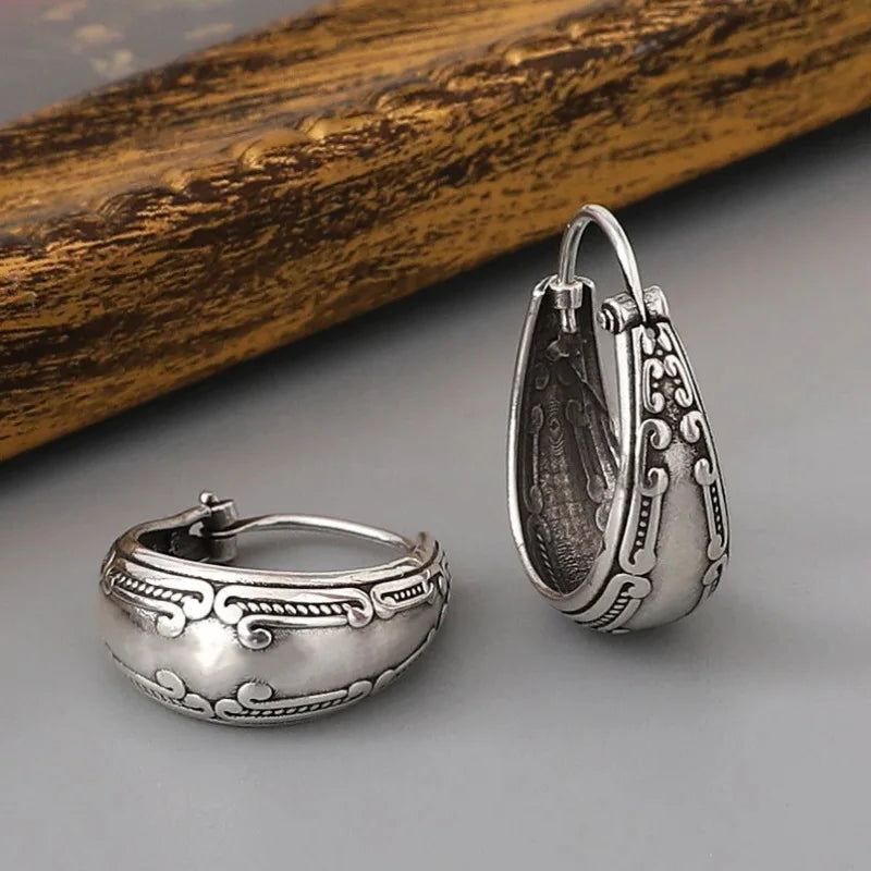 Vintage etnisiä rengaskorvakoruja 