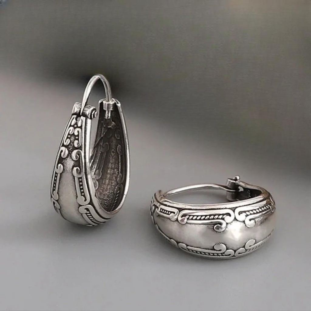 Vintage etnisiä rengaskorvakoruja 