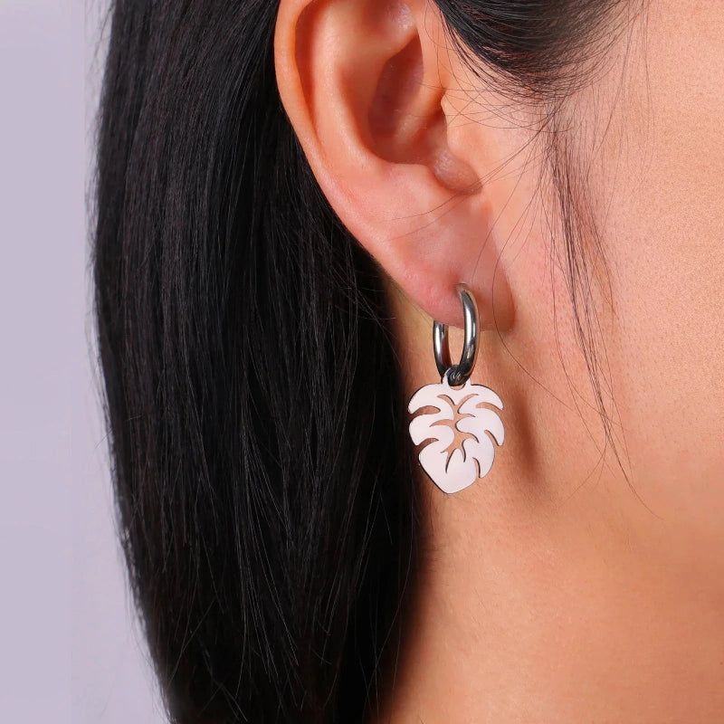 Korvarenkaat Palmunlehden muotoiset hopea