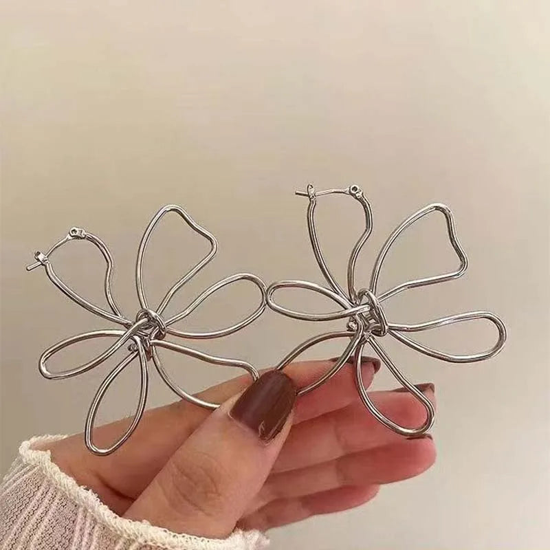 Vintage-asymmetriset kukkaniittikorvakorut hopea