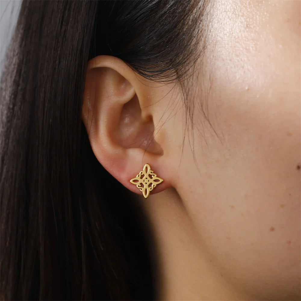 Noiduttu noidan solmu korvakorut naisten wicca-kultaiset nappikorvakorut