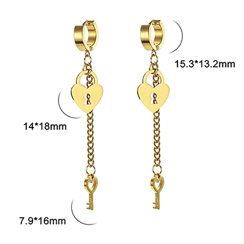 Riippuvat korvakorut avain ja lukko