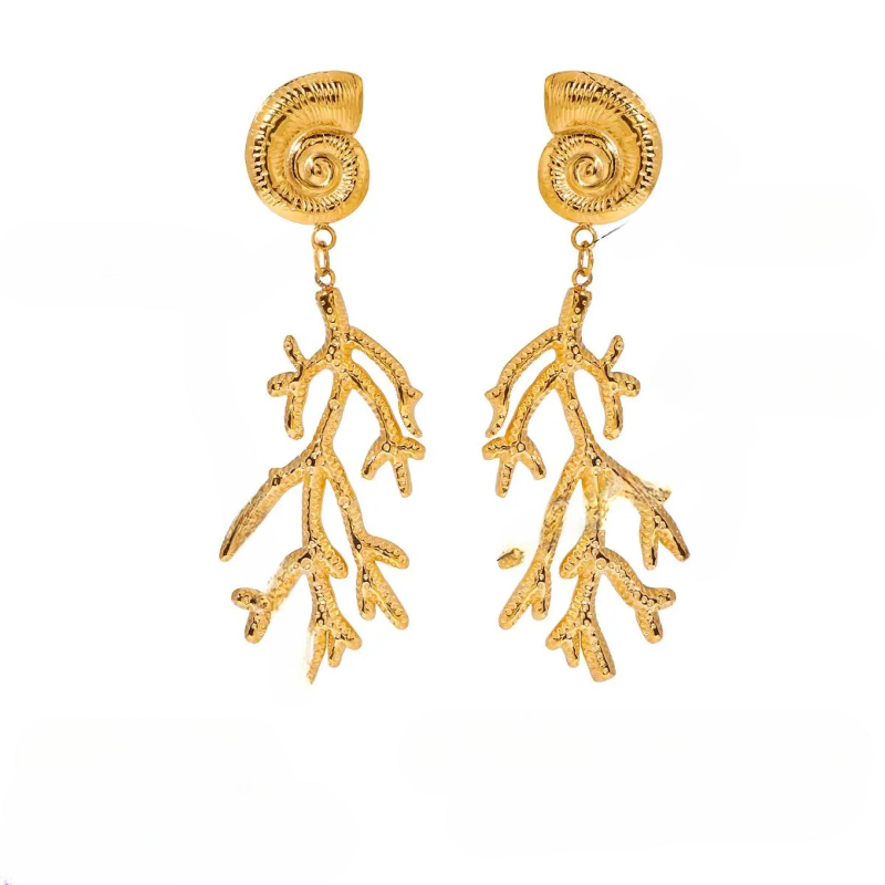 Riipuvat korvakorut, joissa on simpukka ja koralli