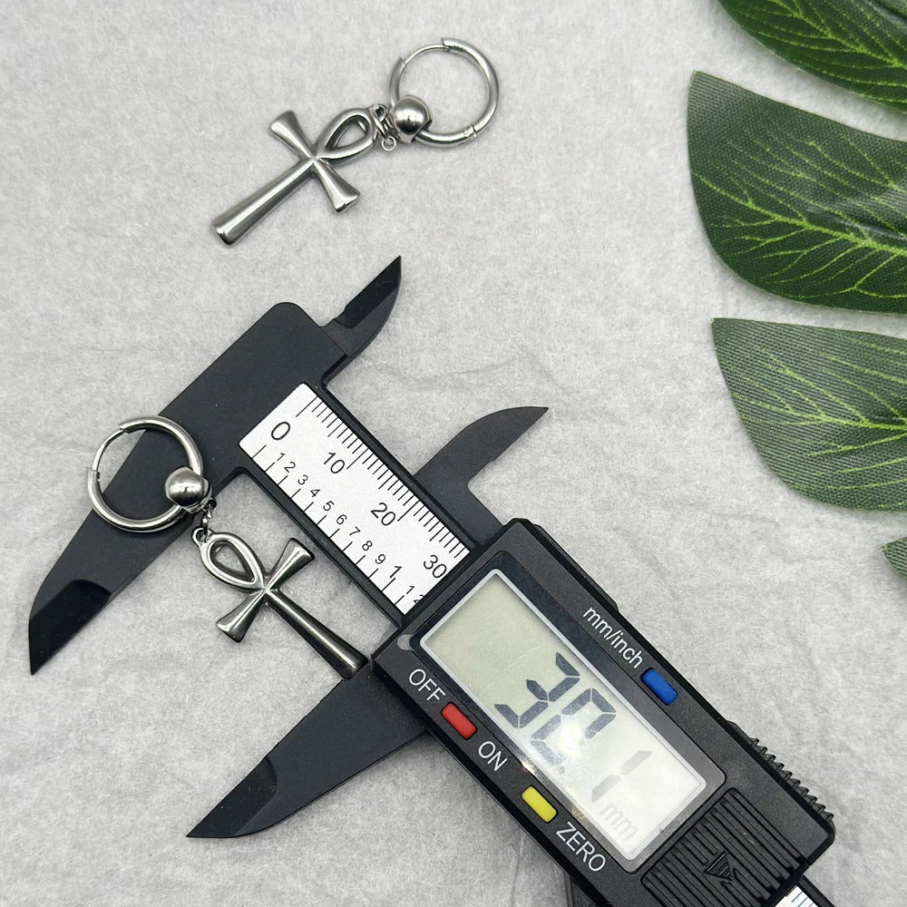 Riipuvat korvakorut Ankh-risti 