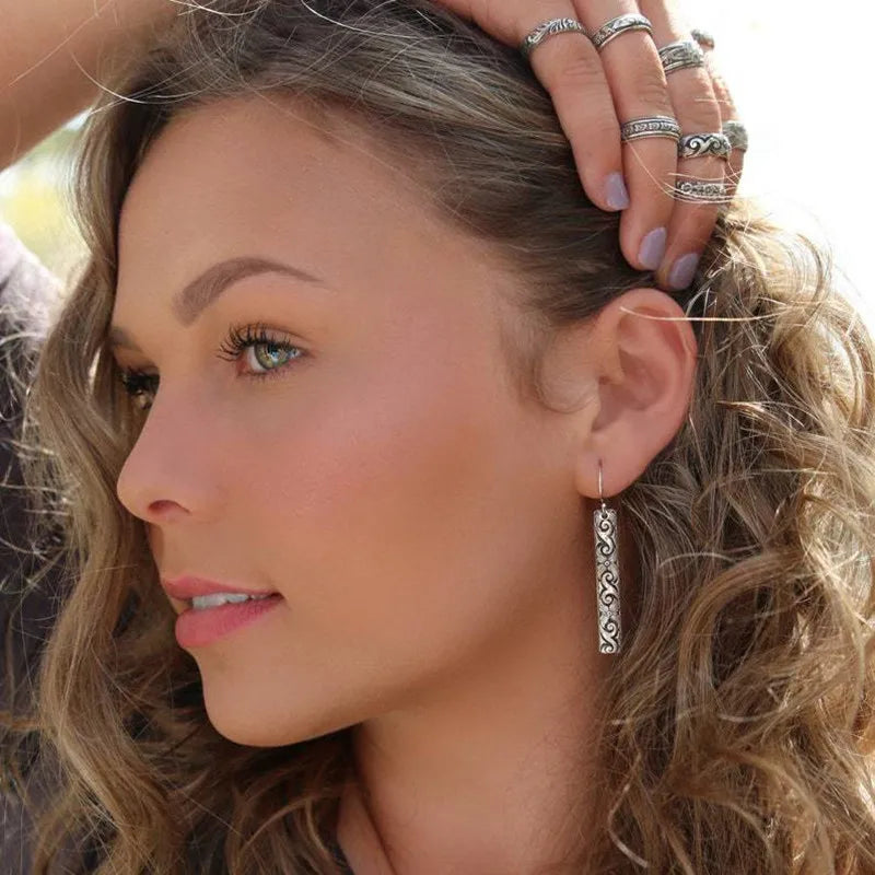 Vintage-tyyliset etniset roikkuvat korvakorut