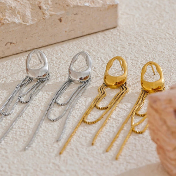 Naisten roikkuvat vesipisaran muotoiset korvakorut