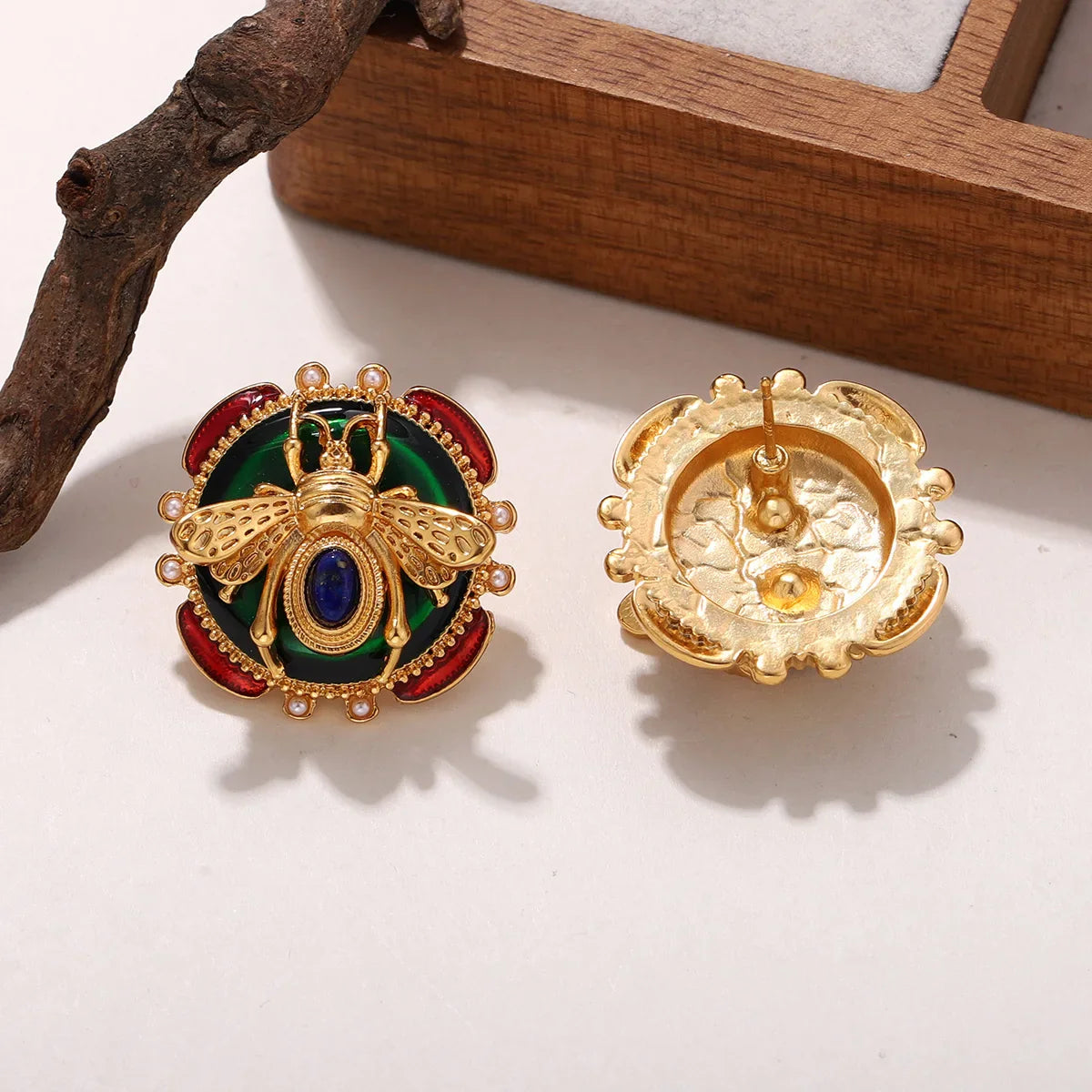 Pyöreät korvakorut mehiläinen vihreä