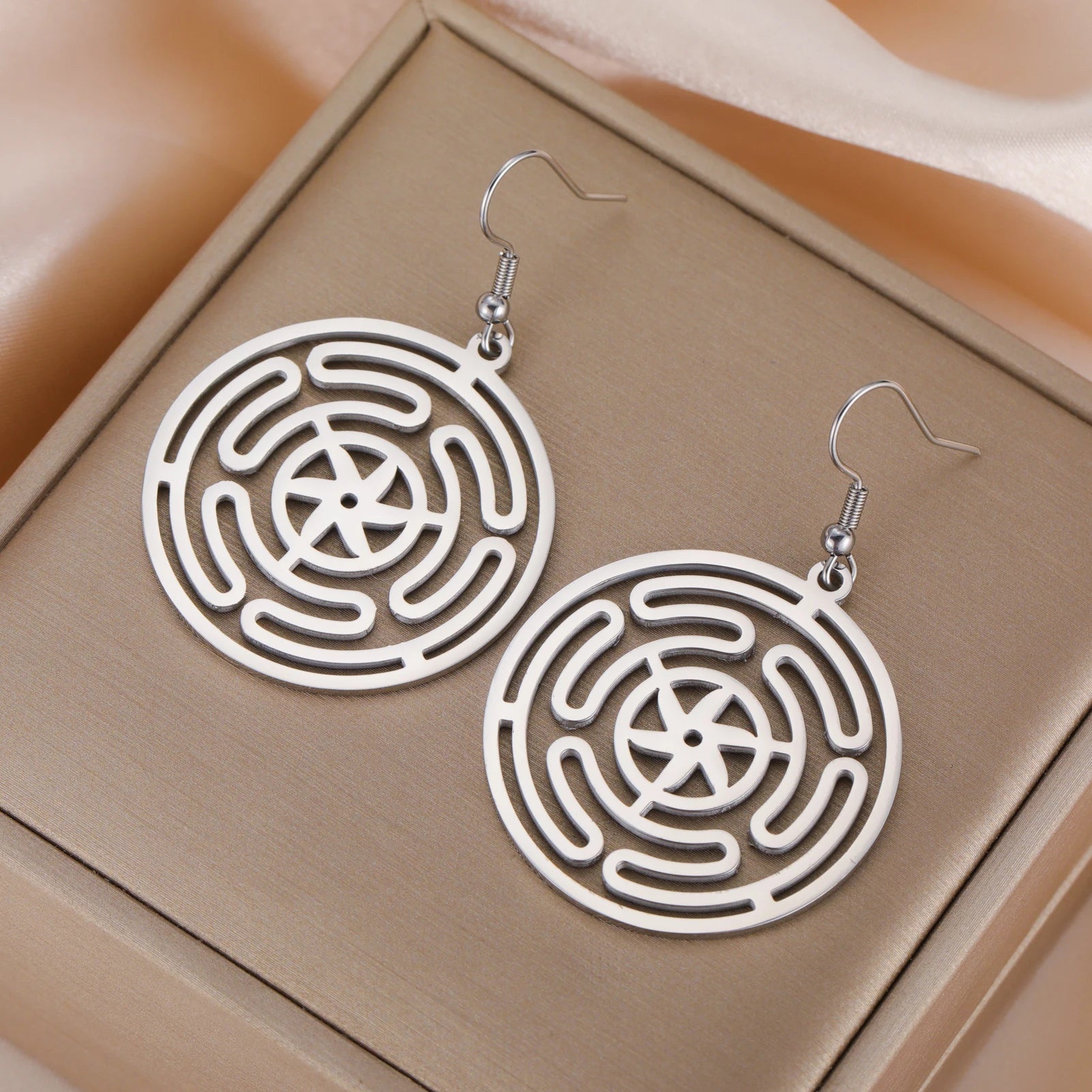 Hekate Strophalos -renkaat roikkuvat korvakorut naisille hopea