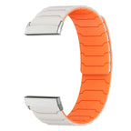 Magnetinen ranneke Fitbit Versa 3, Versa 4, Sense 1 ja Sense 2 -kellolle, valkoinen-oranssi