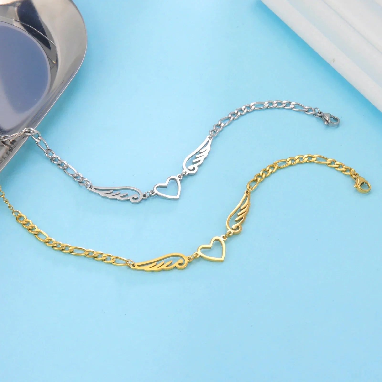 Sydän- ja enkelinsiipirannekoru