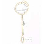 Naisten pallohelmillä koristeltu käsirannekoru, kultainen käsi- ja sormiketju