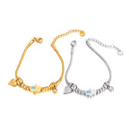 Suojaava rannekoru Fatman kädellä ja sinisellä silmällä