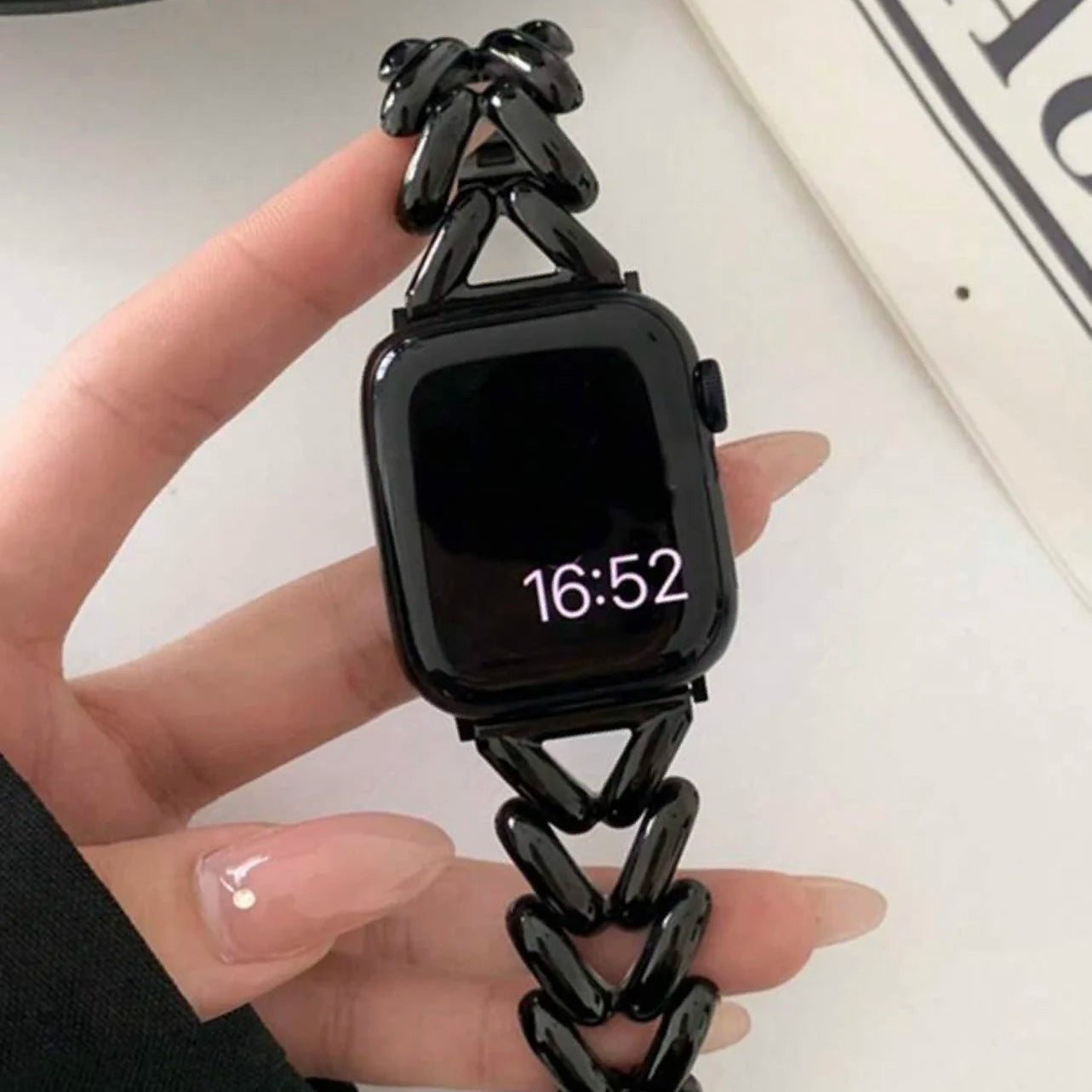 Korvaava ranneke Apple Watchille mustasta teräksestä