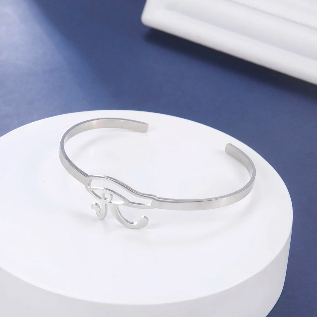 Muinaisen Egyptin rannekoru Horuksen silmällä hopea