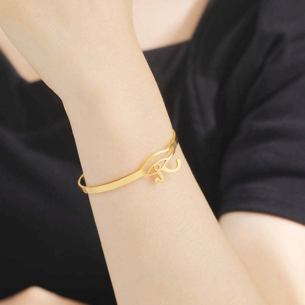 Muinaisen Egyptin rannekoru Horuksen silmällä kulta