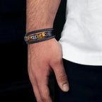 Nahkarannekoru ja tiikerinsilmäkivet