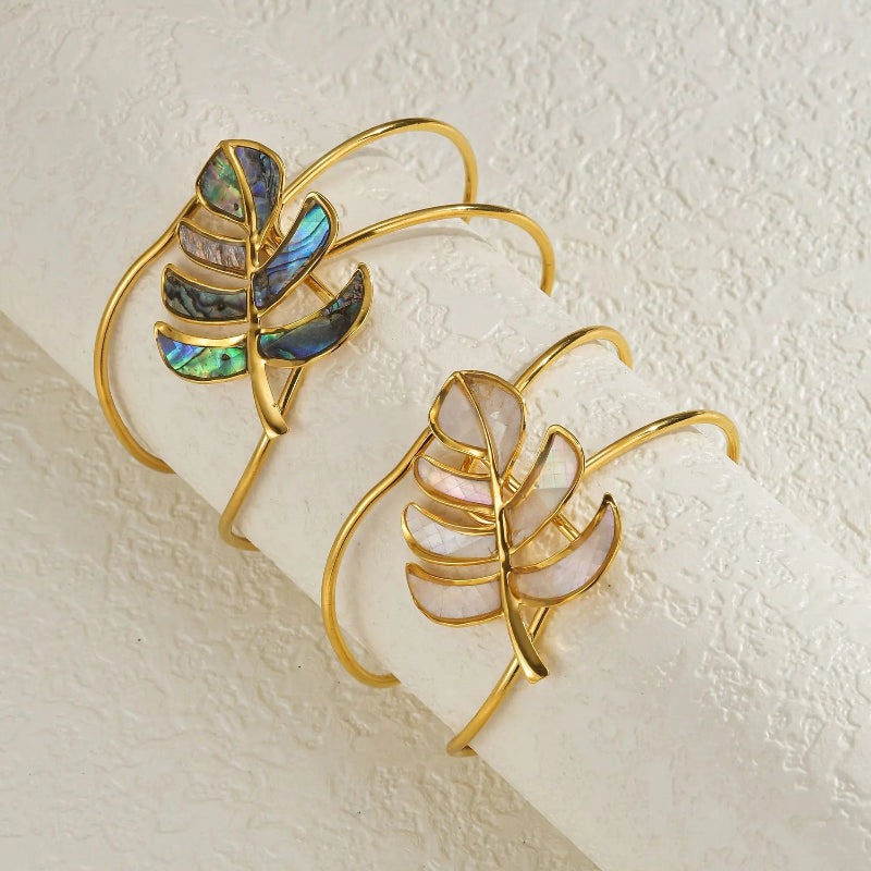 Valkoinen palmunsiemenrannekoru