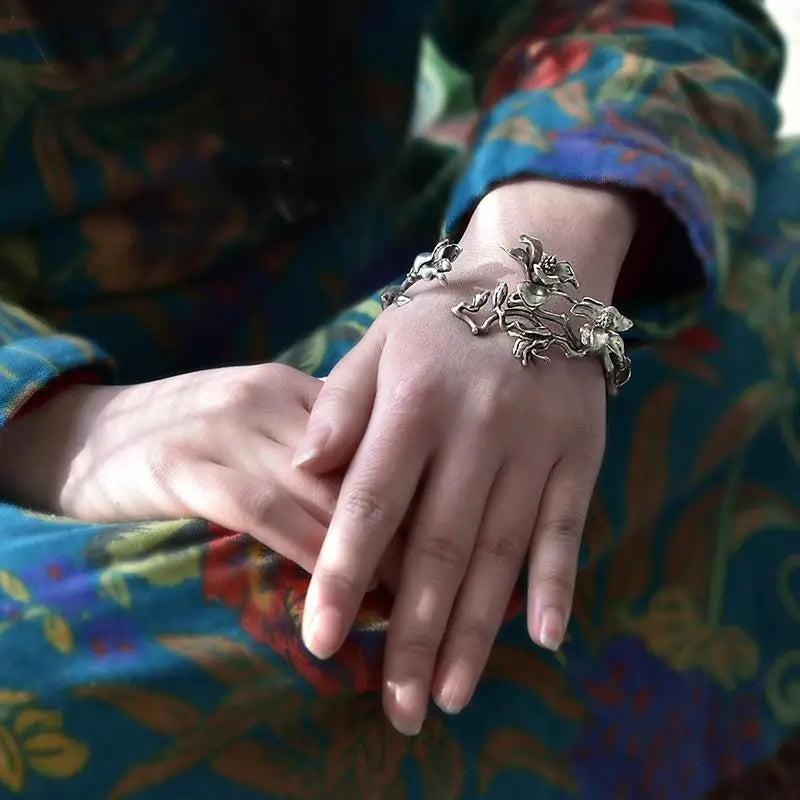 Magnoliankukkien gourmet-rannekoru