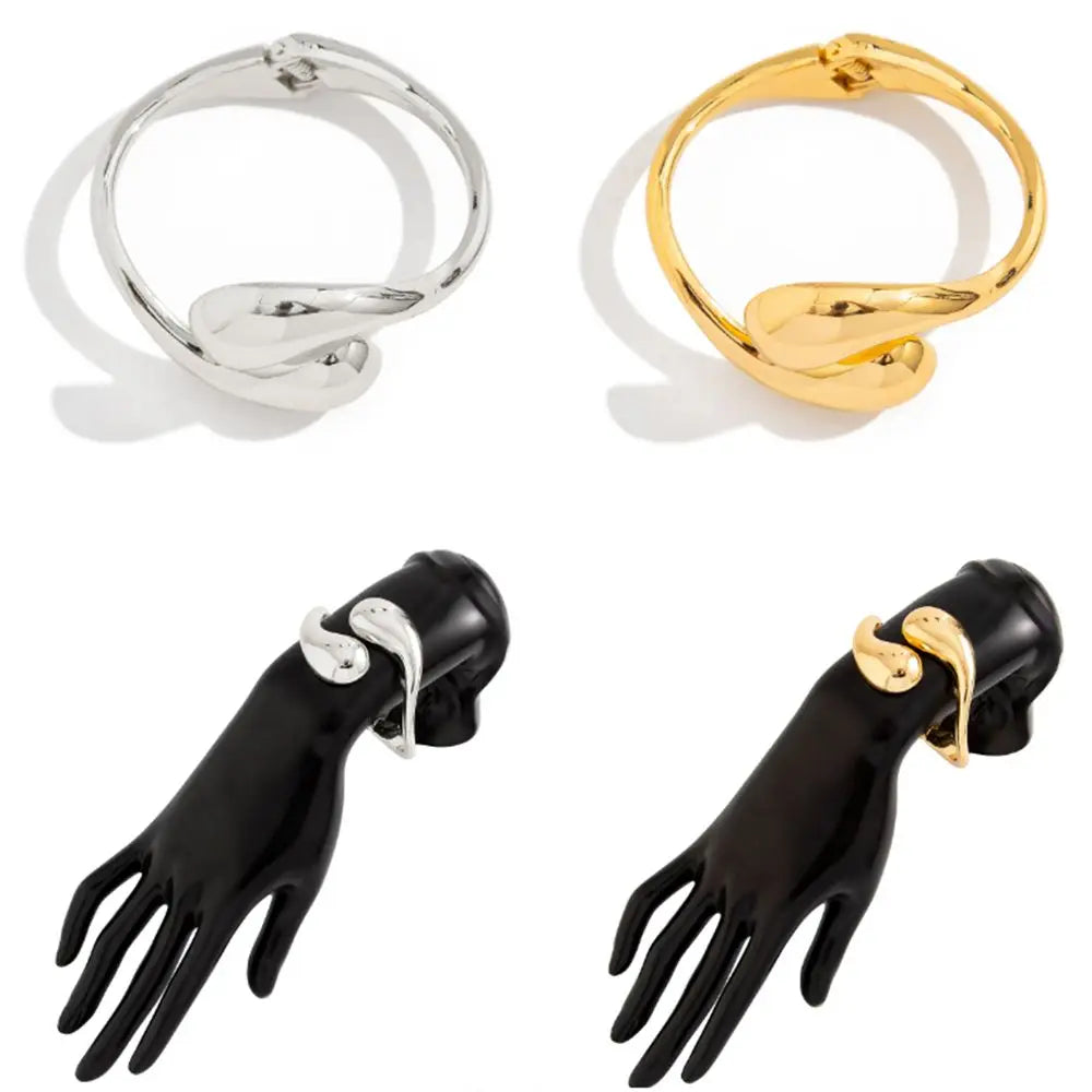 Rannekoru Suuret Epäsymmetriset Vesipisarat kulta