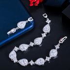 Vesipisara-rannekoru hopeisella zirkonilla