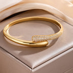 Naisten vesipisaran muotoinen zirkonirannekoru kulta