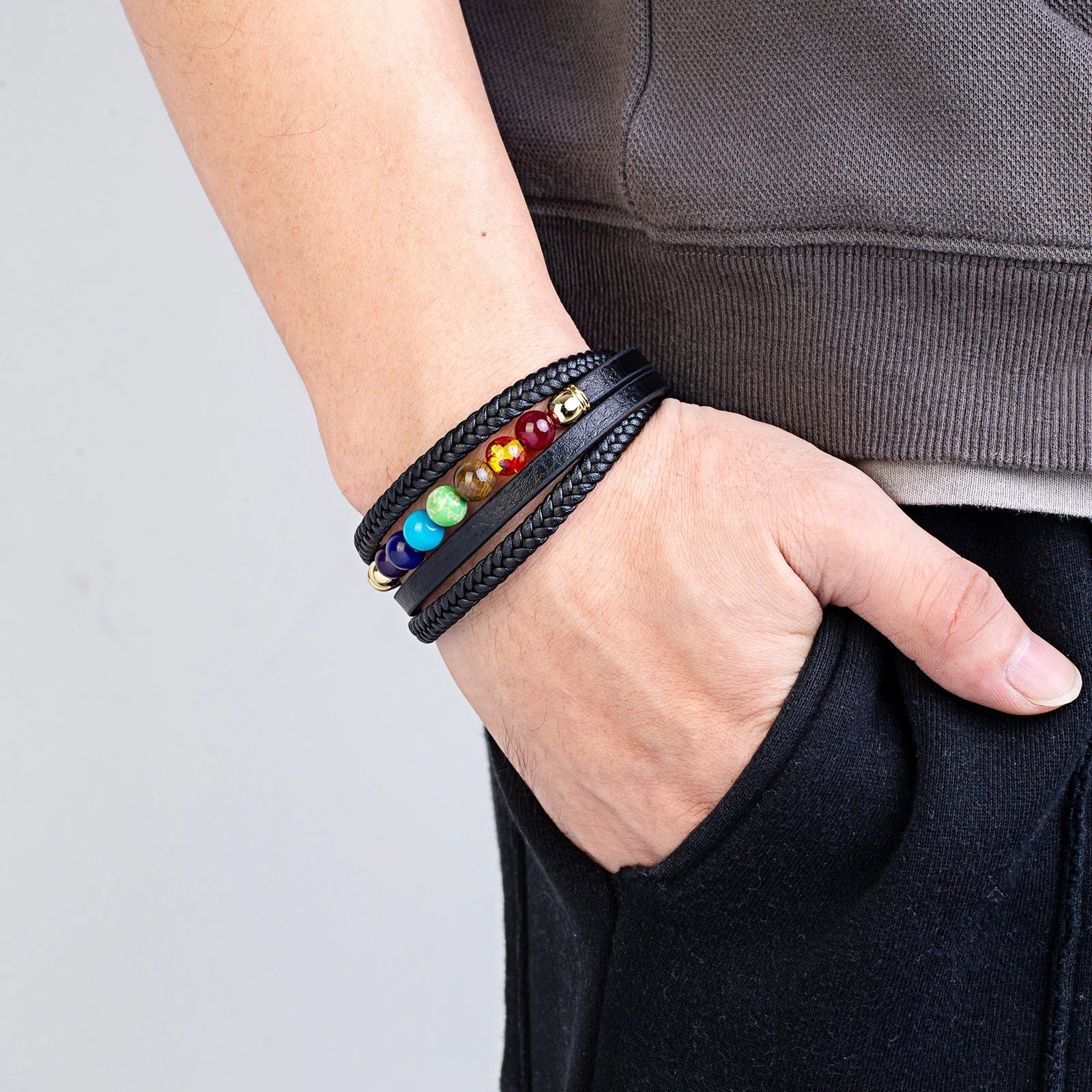 Miesten nahkarannekoru 7 chakraa