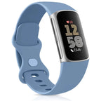 Sininen ranneke Fitbit Charge 5 -älykelloon