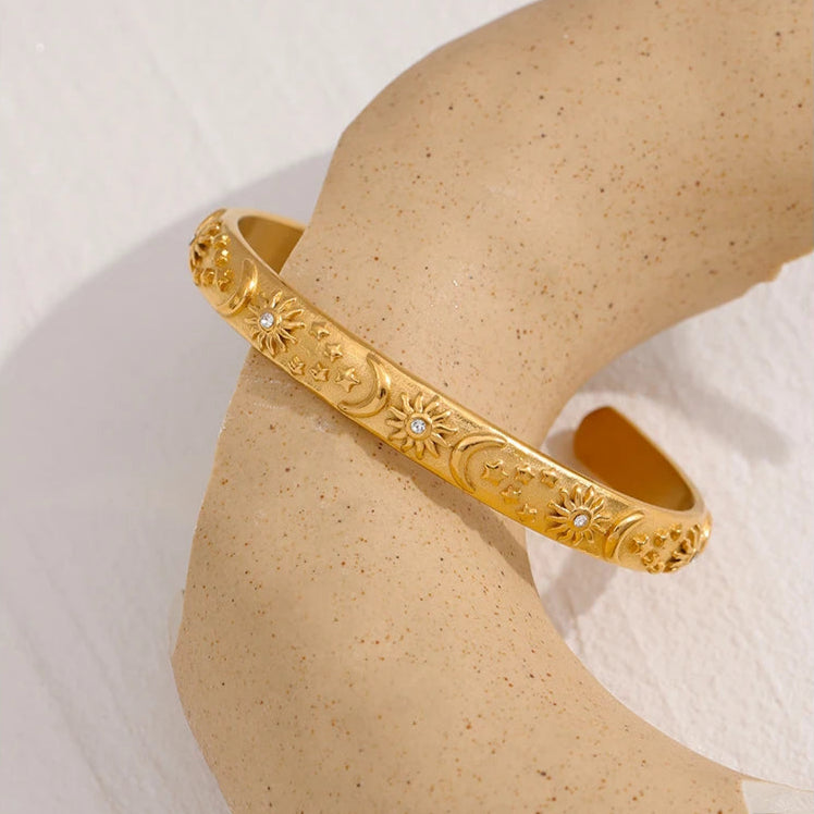 Rannekoru Retro Kuut ja Auringot zirkonilla