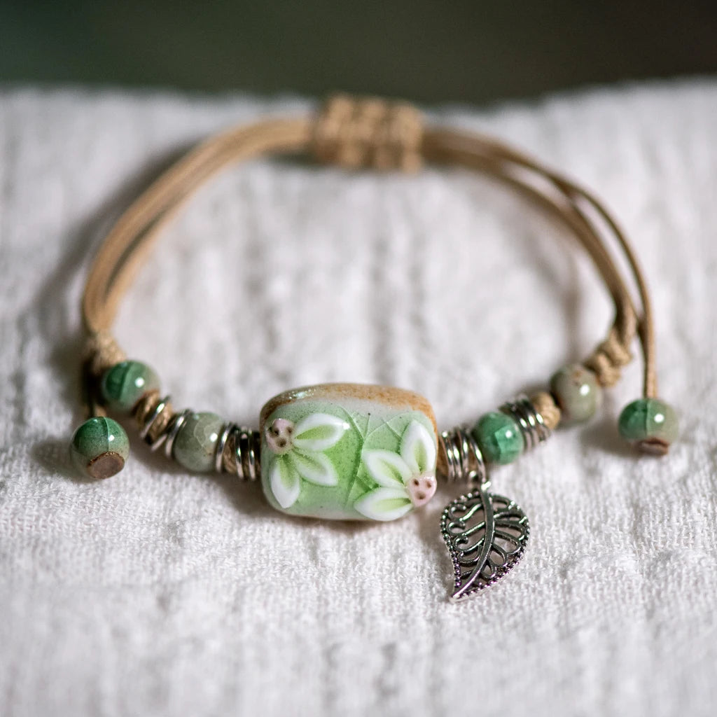 Boheemi kukkakuvioinen rannekoru 1