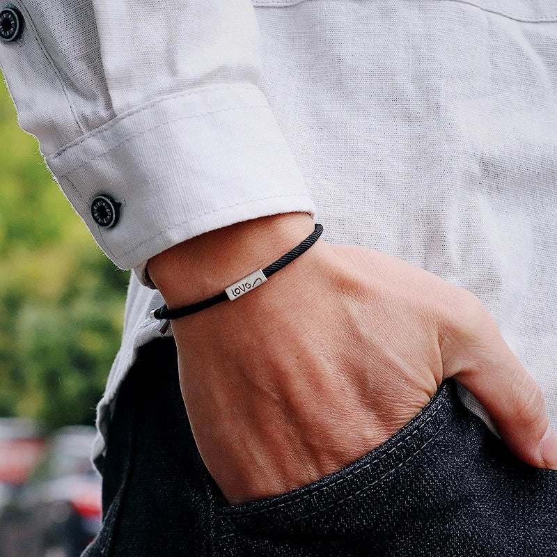 Punotut Gourmet-rannekorut pareille "Love" 