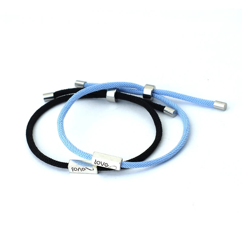 Punotut Gourmet-rannekorut pareille "Love" sininen ja musta