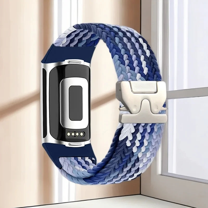 Punottu ranneke Fitbit Charge 5, Charge 6 -kelloon sininen valkoinen