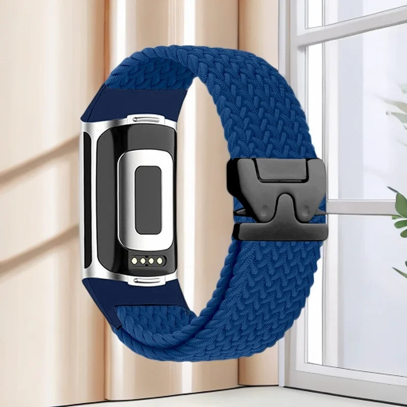 Punottu ranneke Fitbit Charge 5, Charge 6 -kelloon sininen