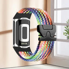Punottu ranneke Fitbit Charge 5, Charge 6 -kelloon sateenkaari
