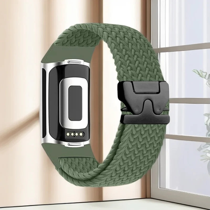 Punottu ranneke Fitbit Charge 5, Charge 6 -kelloon vihreä