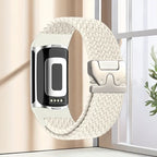 Punottu ranneke Fitbit Charge 5, Charge 6 -kelloon valkoinen