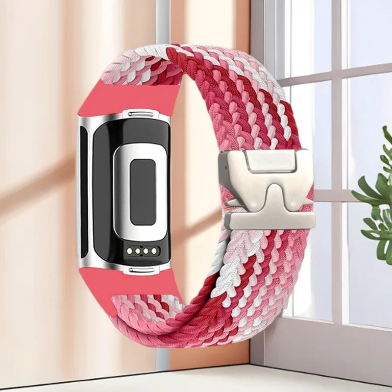 Punottu ranneke Fitbit Charge 5, Charge 6 -kelloon punainen vaaleanpunainen
