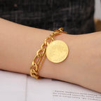 Kolmio-solmu Triquetra rannekoru kulta