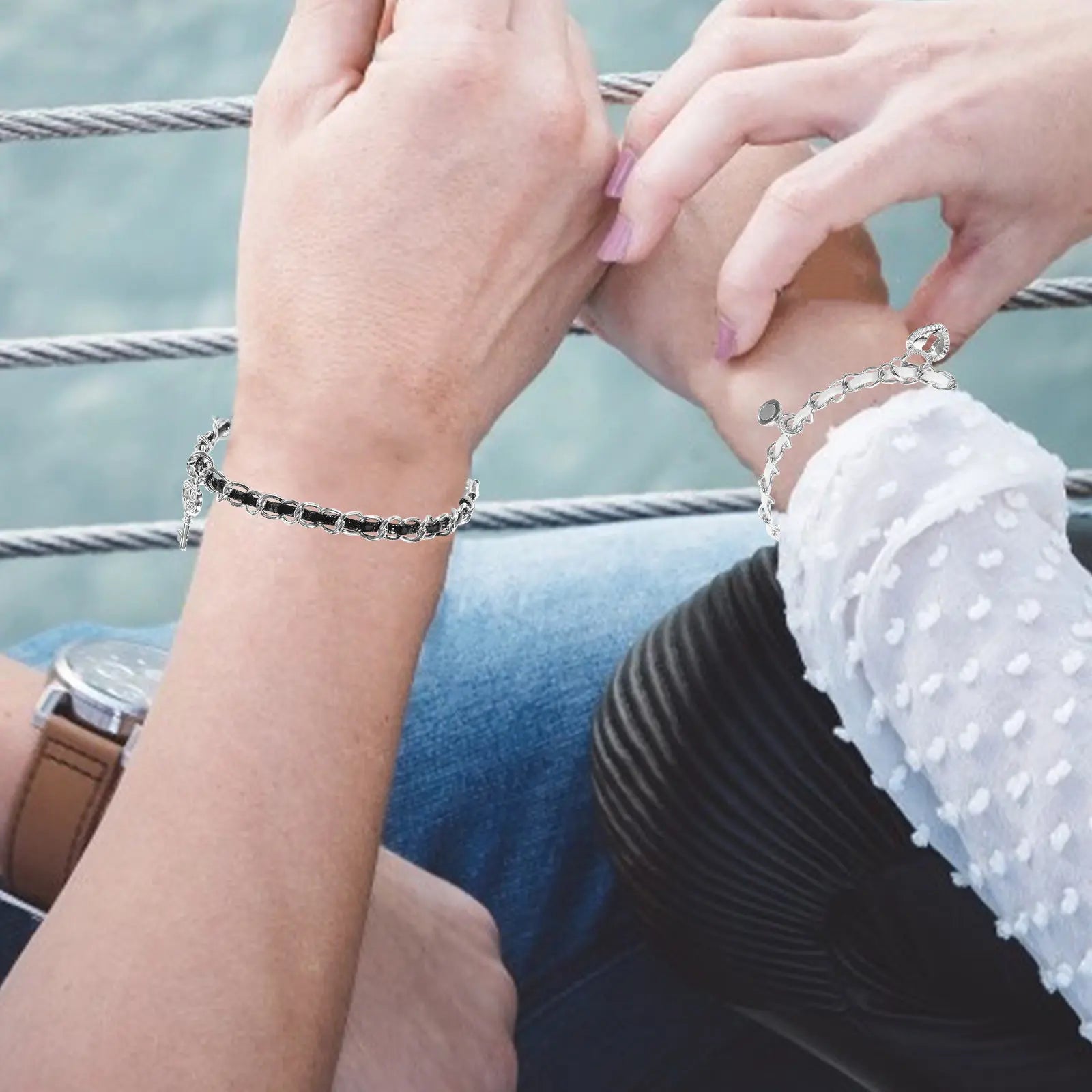 Rannekorut pariskunnalle, avain ja lukko