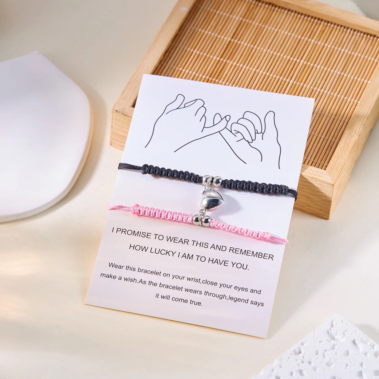 Rakkausrannekkeet ystäväpareille romanttisella ketjulla