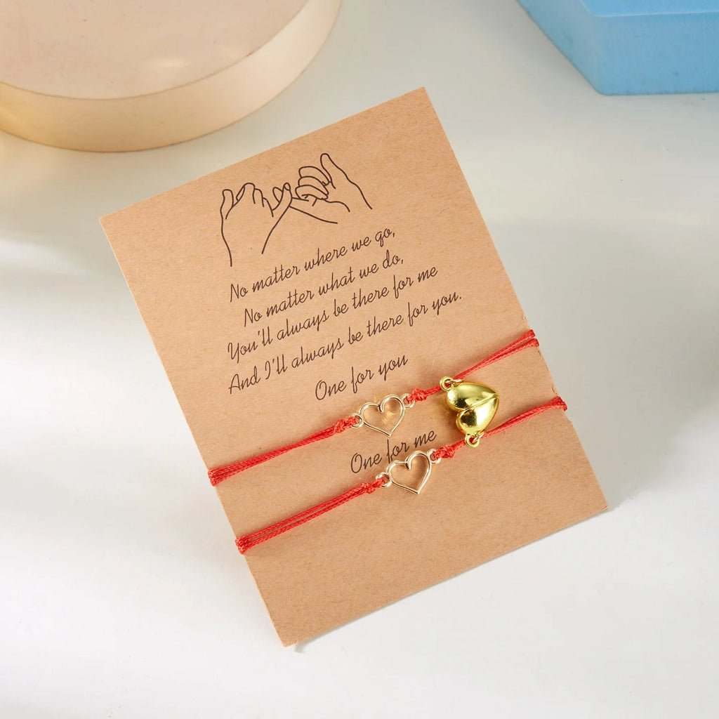 Rannekkeet pariskunnille magneettisella sydän- ja sydänkäyräkuviolla, punainen ja punainen