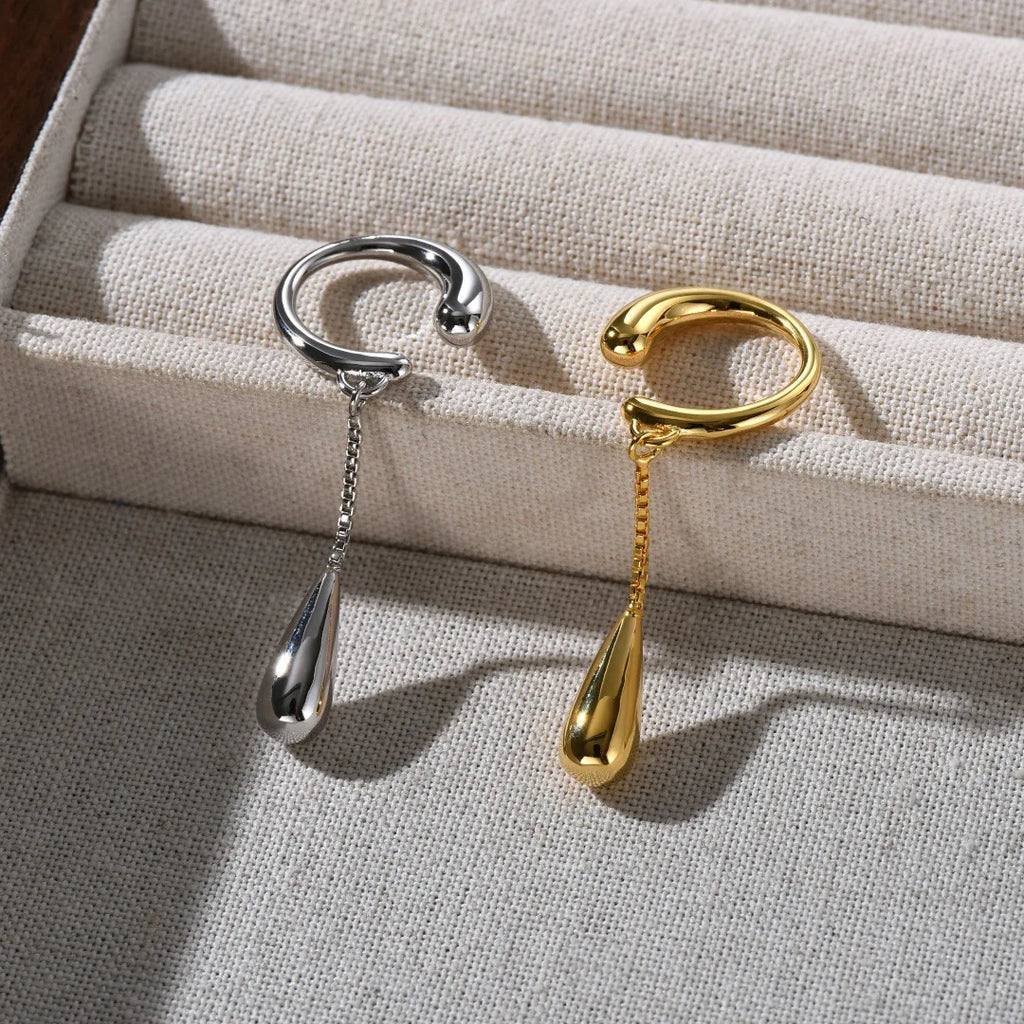 Korvakorut renkaat ohut vesipisara hopea