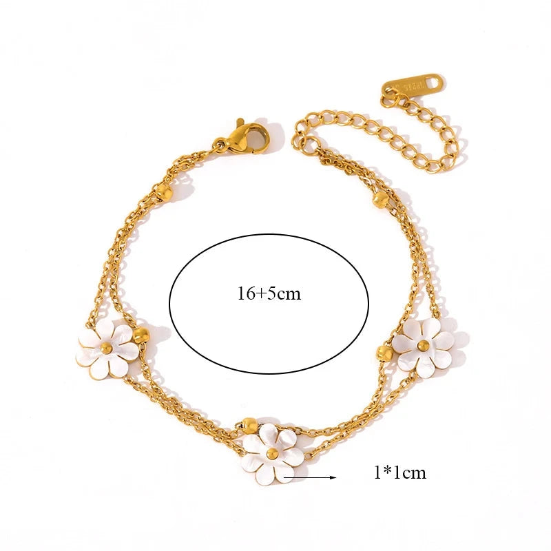 Kolmen valkoisen päivänkakkarakorun setti 