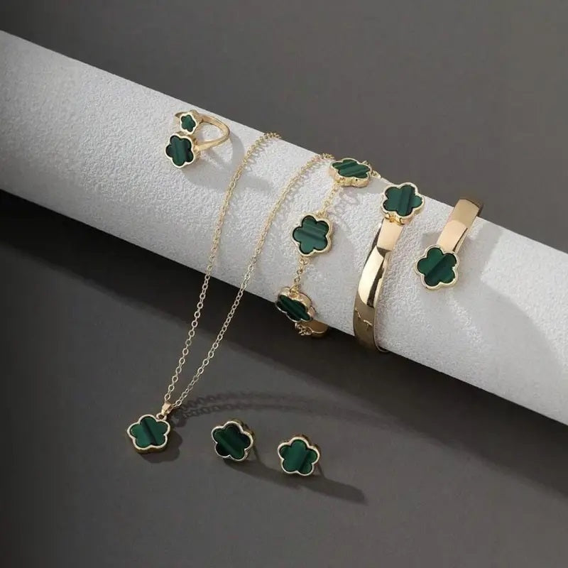 5 korua sisältävä apilasetti 