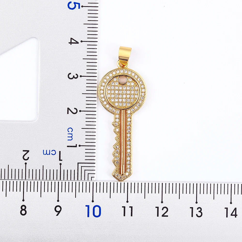 Säädettävä kaulakoru avainriipuksella