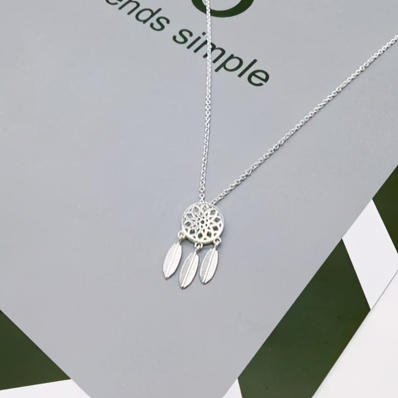 Hopeinen Dream Catcher kaulakoru