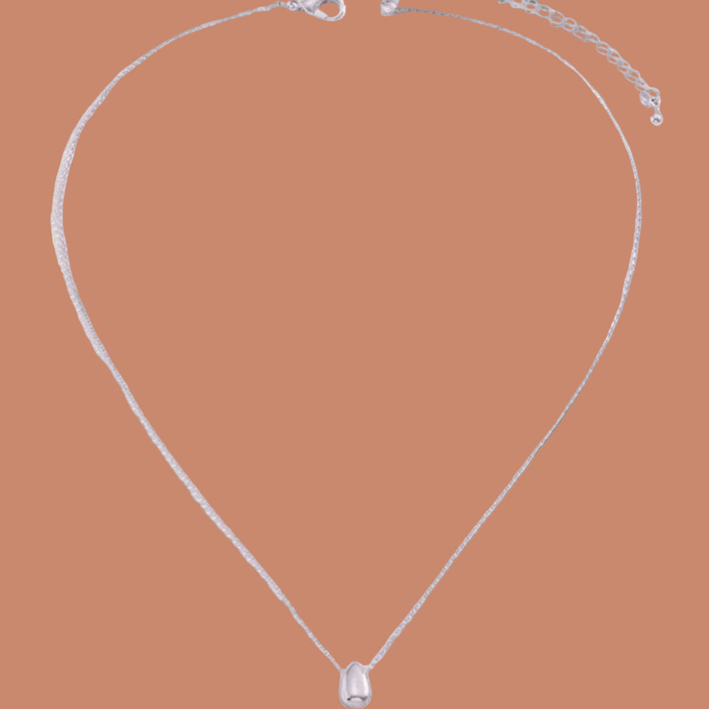 Kaulakoru ohuella vesipisaran riipuksella hopea