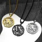 Kaulakoru riipuksella, jossa puu ja lintu hopea