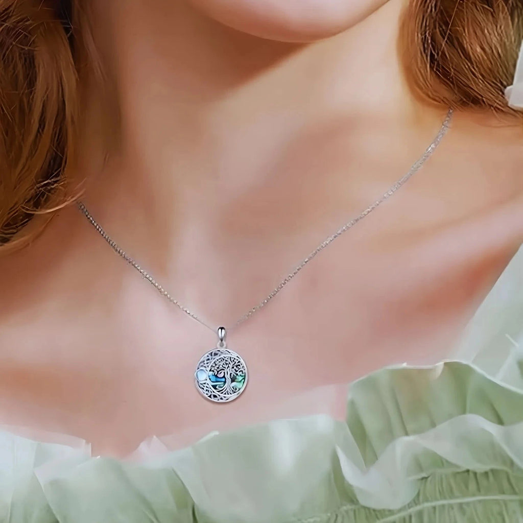 Kaulakoru kelttisellä elämänpuu-riipuksella