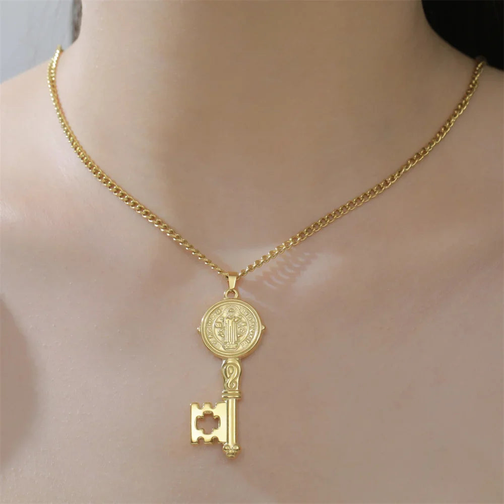 Kaulakoru katolinen avainriipuksella kulta